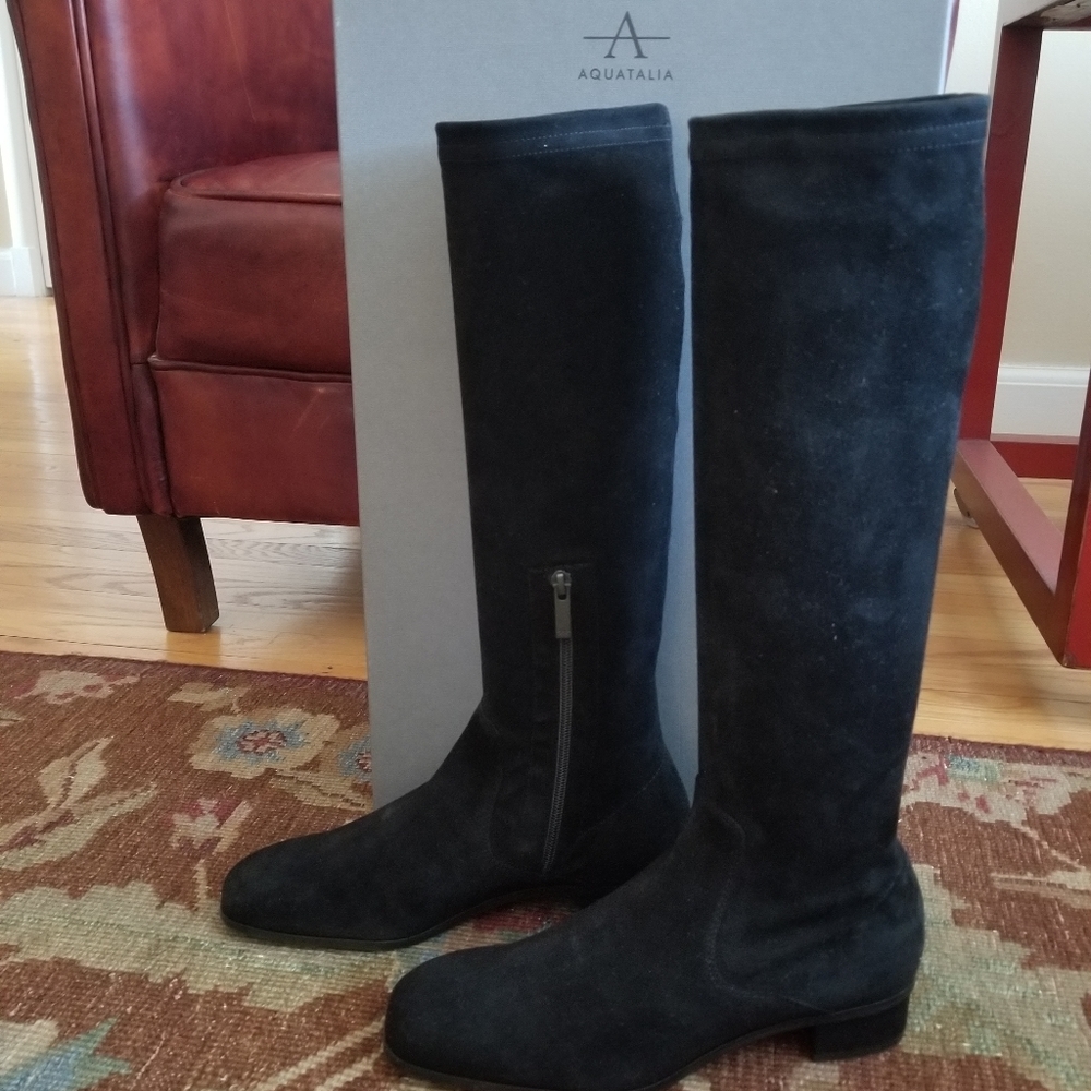 New in Box Aquatalia Luciana Stretch Suede Boots